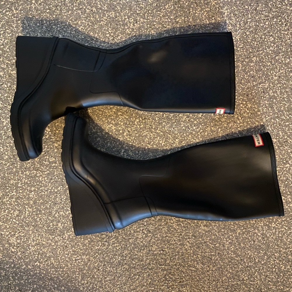 Hunter wedge rain boots -SZ 9 Black